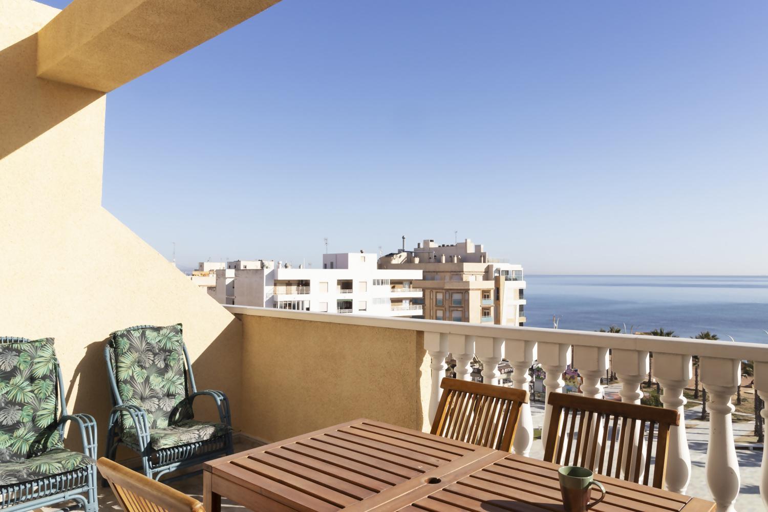 Atico Pink Seafront Apartment ลามาตา ภายนอก รูปภาพ